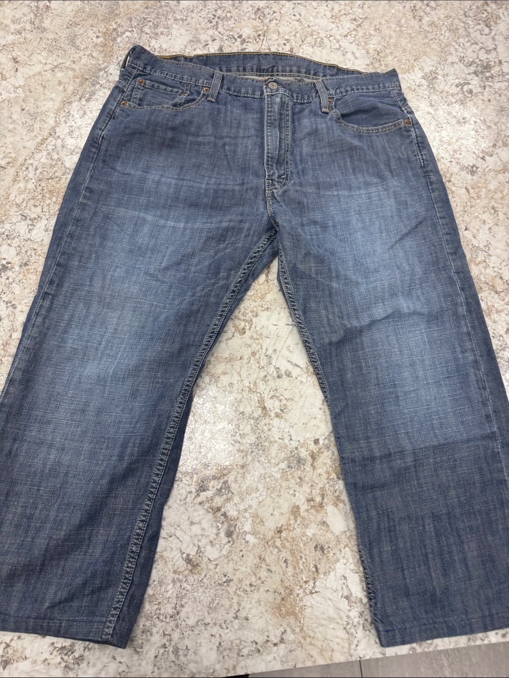 Levi's Men's Faded Blue Relaxed Jeans